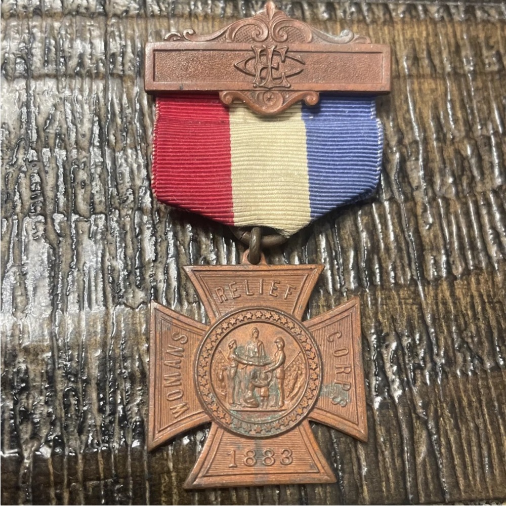 Vintage 1883 U.S. Civil War Womans Relief Corps Maltese Cross Medal Ribbon Badge - Picture 2 of 6